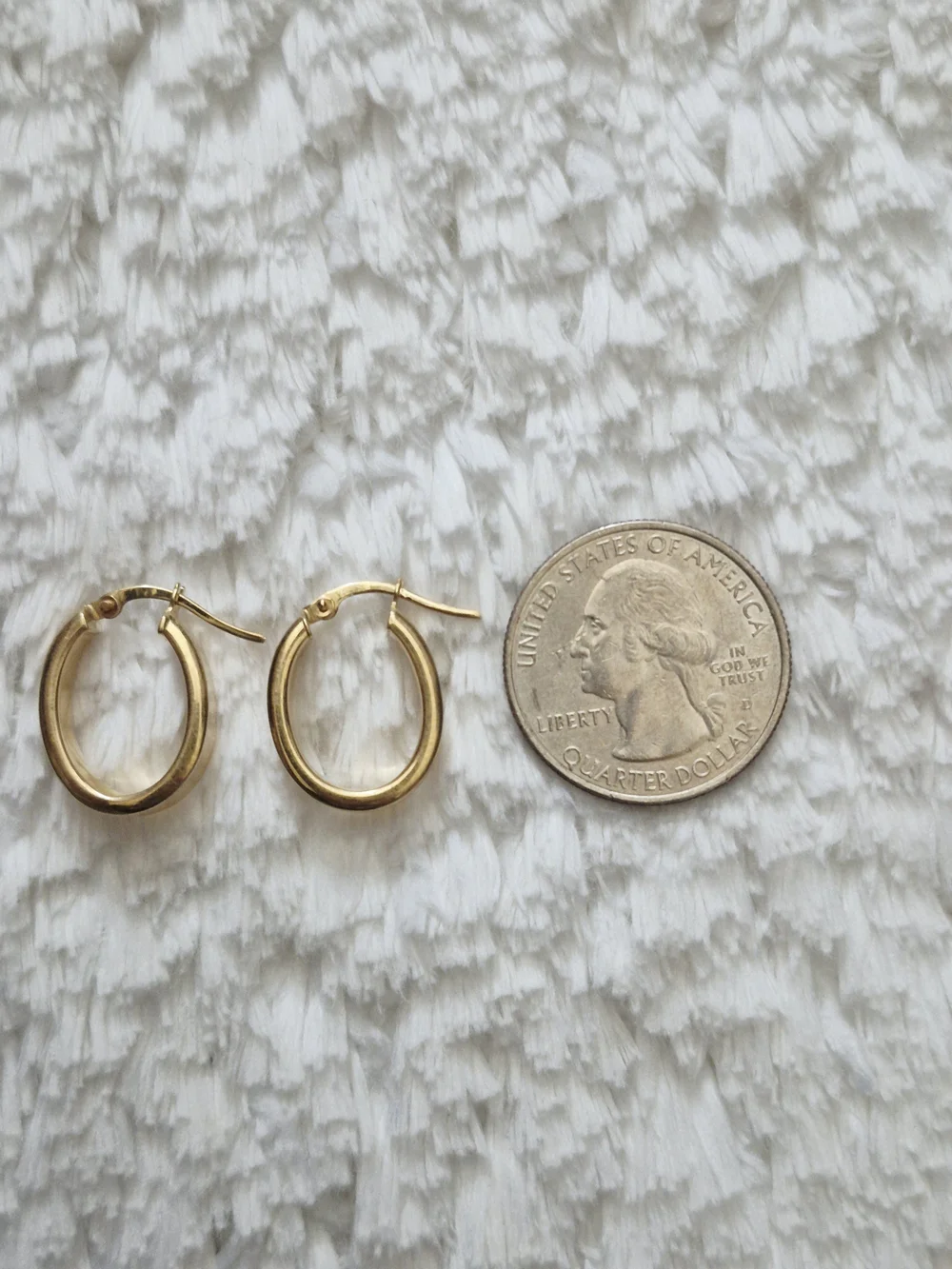 Vintage 18k Yellow Gold Oval Hoop Earrings